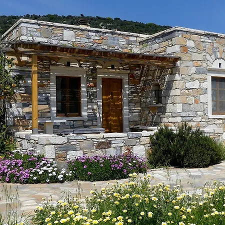 Traditional Stone-built Azalas Daire Moutsoúna