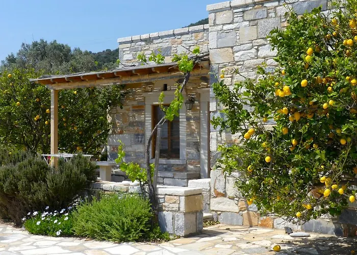 Апартаменты Traditional Stone-built Azalas *